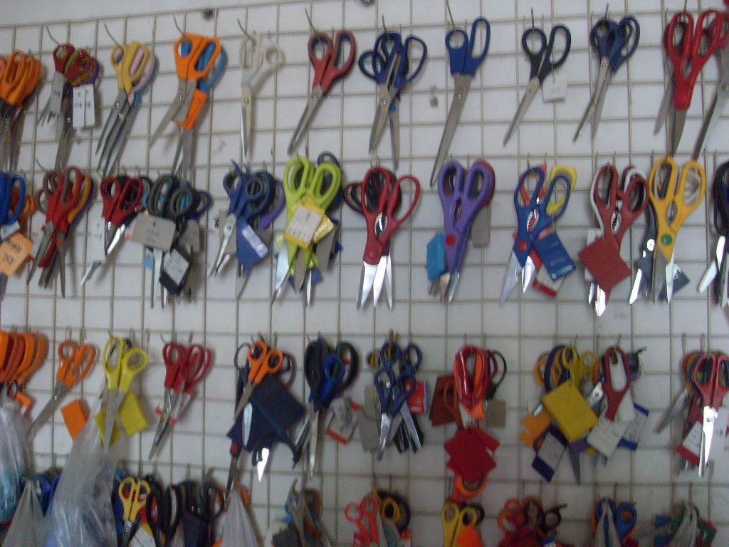 Knife display wall in Yinuo factory