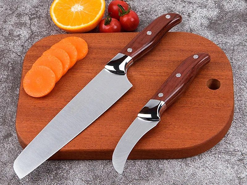 Finished knives arranged
